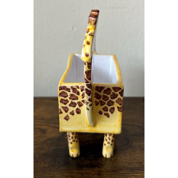 FAÏENCERIES D’ART DE MALICORNE / COLLECTION GÉRARD NOURI
Small giraffe planter - Picture 2 of 10